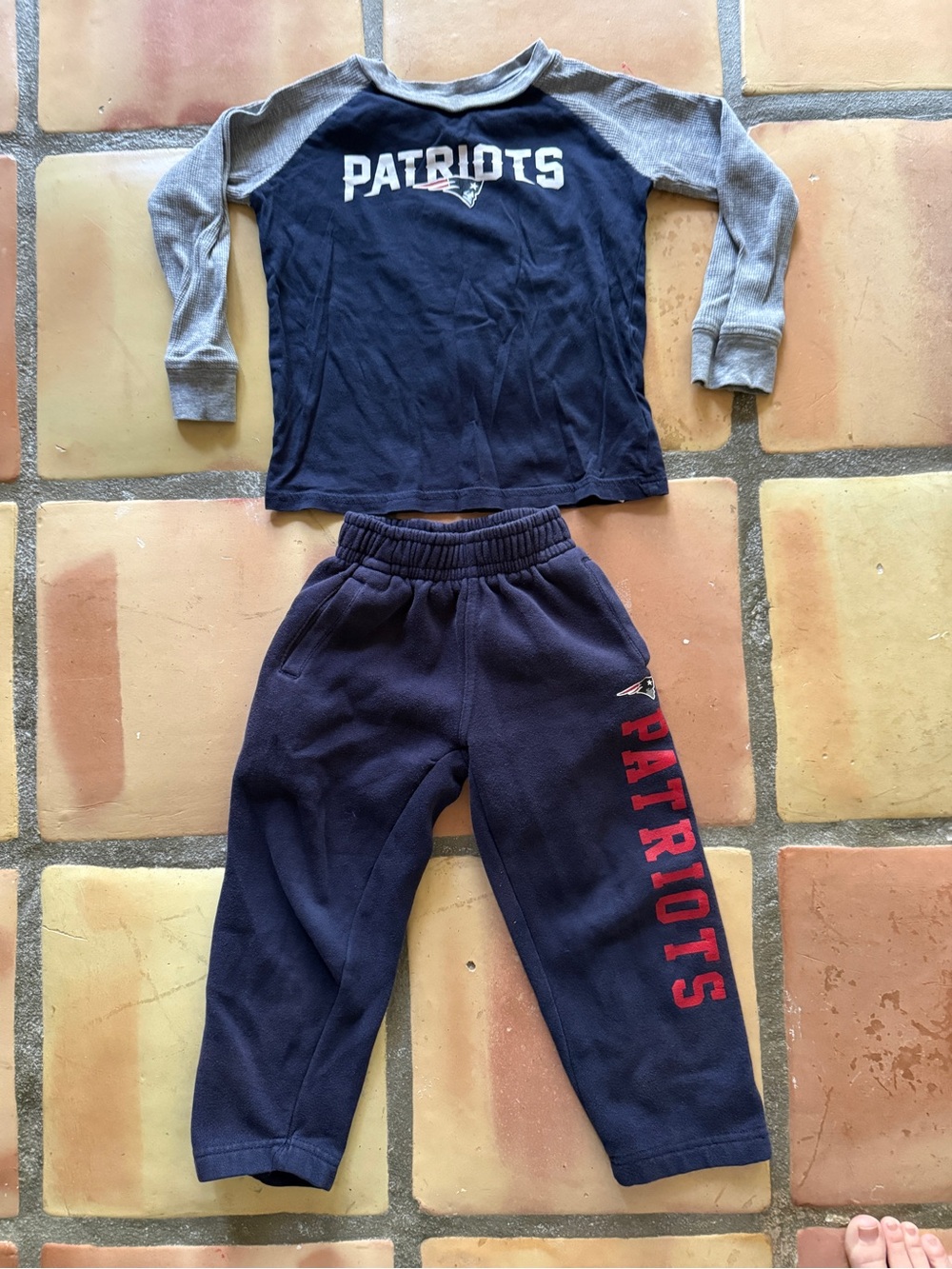 NFL Navy and Gray Patriots Kids Long Sleeve Shirt & Sweatpants Set